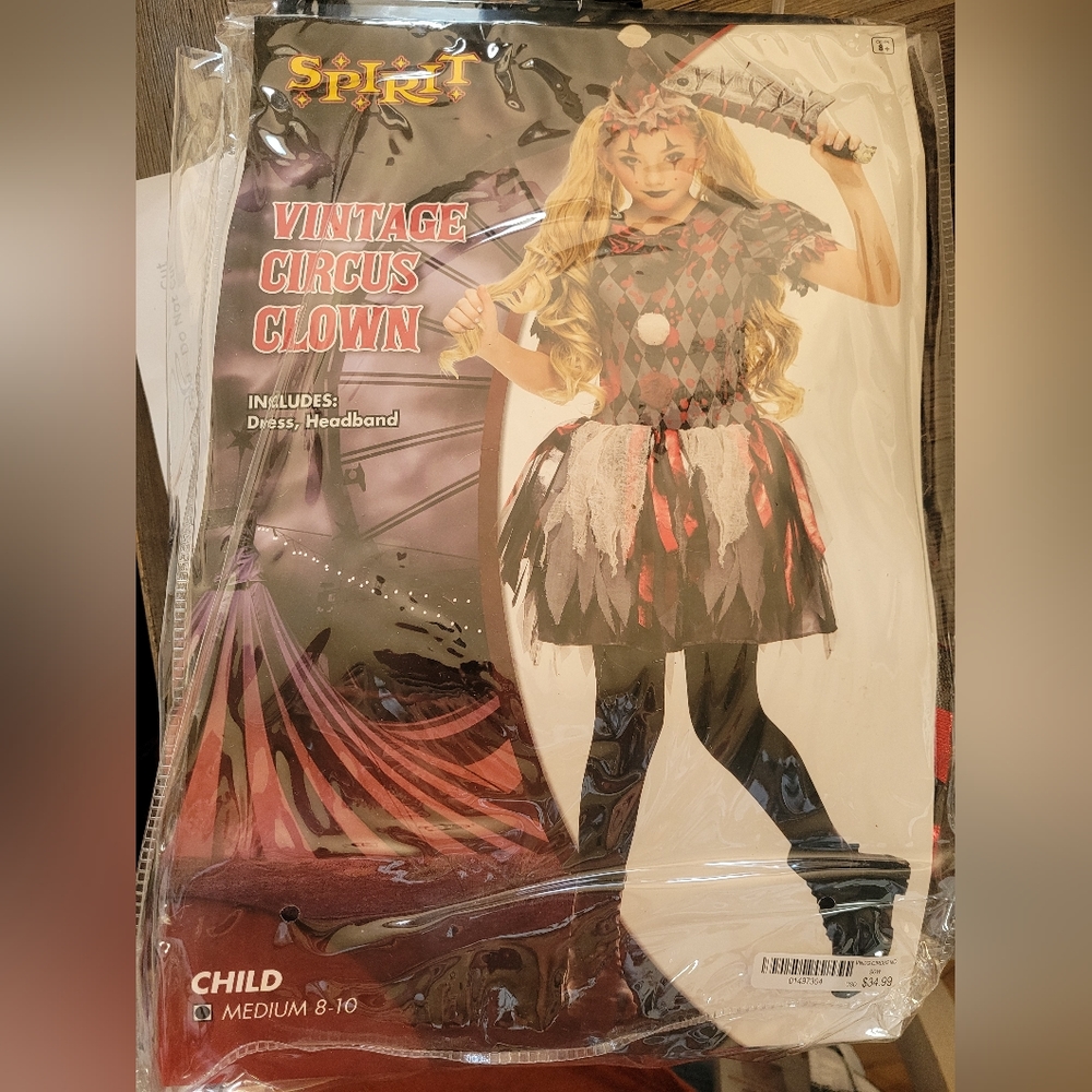 Scary circus clown costume